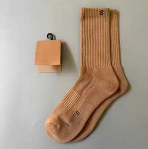 Chaussettes Athlétiques Blanches Sans Marque, Faible MOQ, Logo Personnalisé, Tissu Extensible Doux pour la Peau, Chaussettes Mi-Mollet pour le Sport, la Gym, le Basketball et le Quotidien - Product Image 5