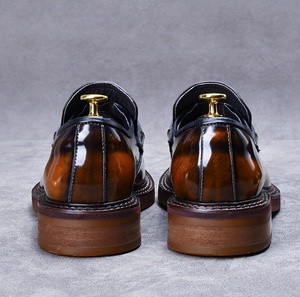 Mocassins Oxford en cuir confortables, antidérapants, respirants et légers pour hommes – Chaussures décontractées à enfiler pour le bureau et la carrière – Modèle Evergreen - Product Image 1