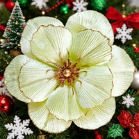 Moderne Weiße und Silberne Künstliche Weihnachtsblumen für Minimalistischen Feiertagsstil