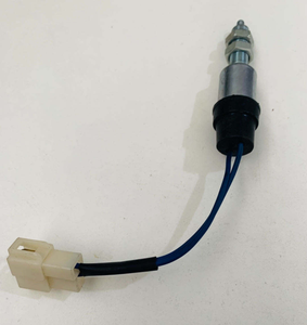 Pièces de rechange universelles pour tricycle de moto Interrupteur de clignotant en métal et cuivre Longue durée de vie Interrupteur de lampe de frein robuste - Product Image 3