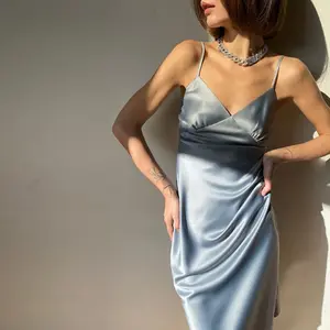 2024 Damen Satin Tief V-Ausschnitt sexy Kleid solide gerade Pyjamas Partykleid elegantes weibliches Sommer-Spaghettiträger-Kleid lässig