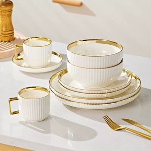 <span class=keywords><strong>Service</strong></span> de table en <span class=keywords><strong>porcelaine</strong></span> blanche, assiettes, bols à soupe, assiettes de présentation, <span class=keywords><strong>vaisselle</strong></span> en céramique de luxe avec bordure dorée - Product Image 6
