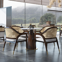 Ensemble de chaises et table de salle à manger en cuir de luxe moderne pour hôtel, restaurant, chaise de salle à manger en bois de noyer nordique en rotin