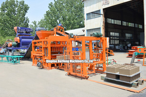 Macchina per la Produzione di Blocchi QT4-15 Completamente Automatica per la Fabbricazione di Mattoni in Zambia - Product Image 3