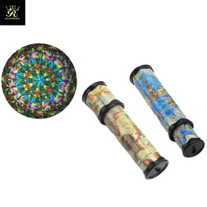 Caleidoscopio Girevole Estensibile per Bambini - Regalo Classico Nostalgico con Motivi Magici Cangianti a Multiplo Prisma - Product Image 1