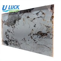 Panneau mural en plastique WPC moderne insonorisé avec revêtement UV sans joint, recyclable et durable pour la décoration intérieure