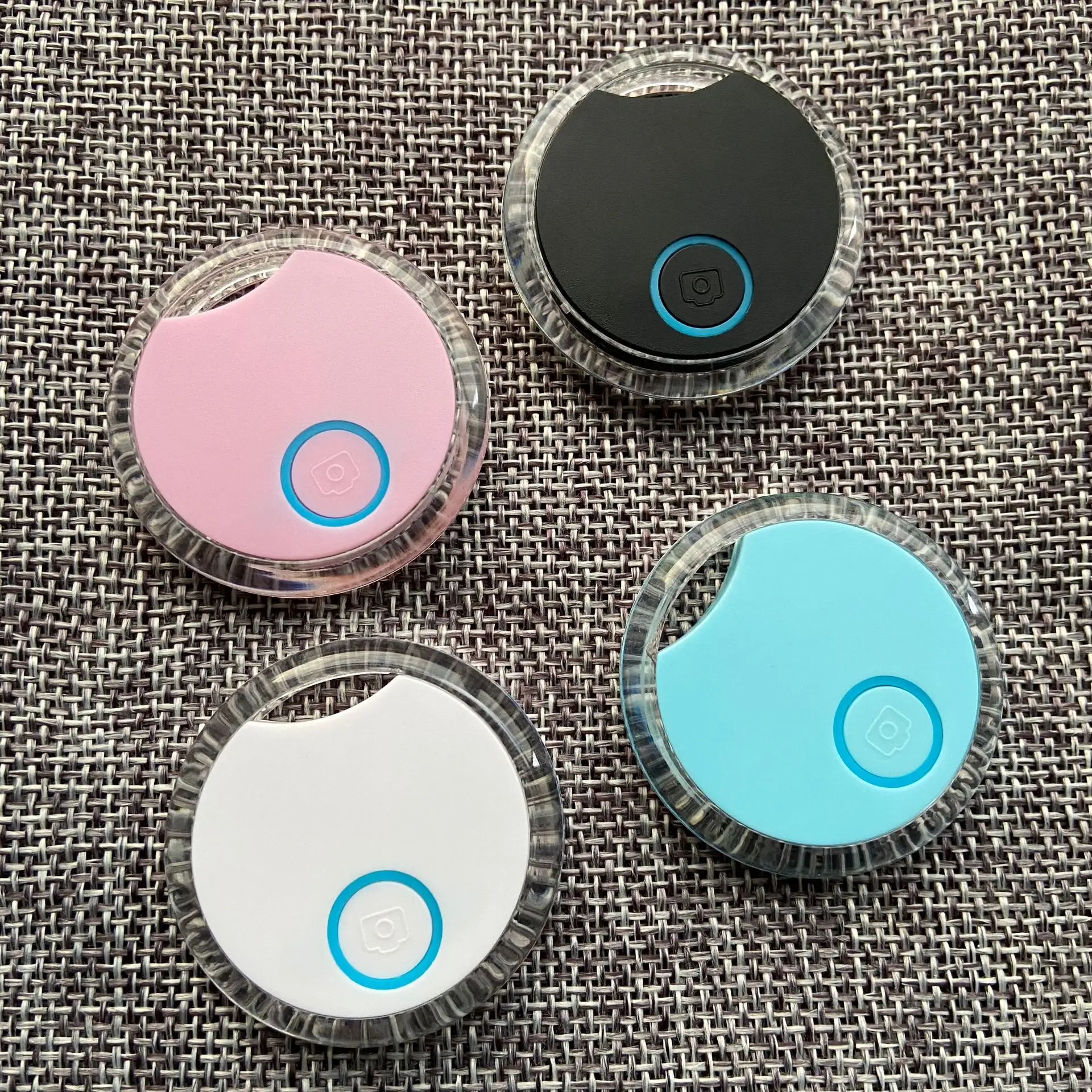 Sell in stock hot cat round anti loss locator card dog smart battery key child retainer Finder RTS waterproof pet crystal GPS tracker