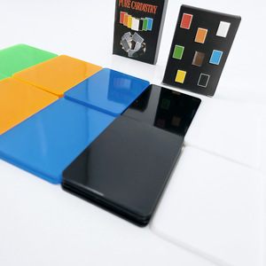 Blocs de cartes à jouer fantaisie, blocs de cartes qui brillent dans le noir, cartes d'entraînement fluorescentes fantaisie, accessoires de magie de poker King Magic - Product Image 2
