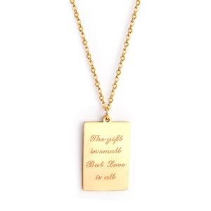 Collar de Acero Inoxidable con Colgante Cuadrado Chapado en Oro de 18K, Cadena Delicada Grabada, Collar Minimalista Unisex - Product Image 3