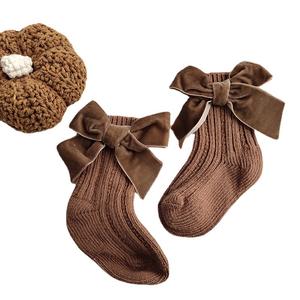 Chausettes antidérapantes pour filles et enfants, bas en velours à nœud papillon en coton, avec bande dessinée, nouvelle collection hiver - Product Image 1