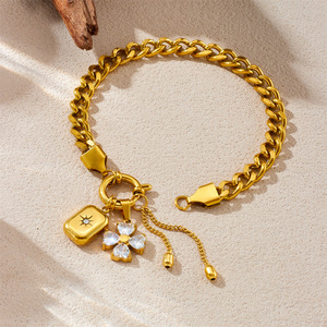 Ensemble Collier et Bracelet Femme en Acier Inoxydable Plaqué Or, Style Chic et Tendance, avec Pendentifs Fleur, Étoile, Carré et Breloques à Gland en Zircon Cubique - Product Image 3