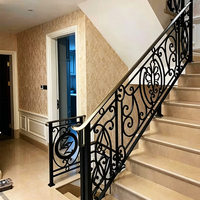 Balustrade d'escalier en fer forgé européen sur mesure, motif ajouré, garde-corps décoratif en métal pour l'intérieur de villa