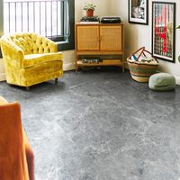 Carreaux auto-adhésifs ignifuges multidimensionnels de conception populaire autocollants de sol en grain de bois carrelage en vinyle de luxe LVT revêtement de sol en feuilles de PVC