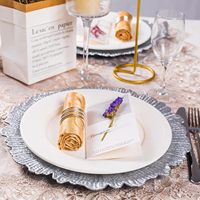 Assiettes de présentation en plastique incassable de 13 pouces pour la restauration et la décoration de mariages - Vente en gros