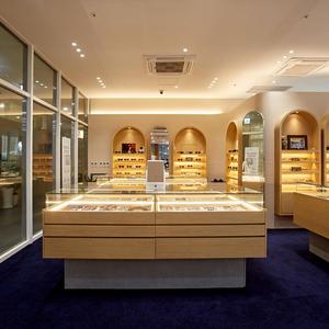 Vitrinas de Vidrio con Iluminación LED para Exhibición Óptica, Muebles para Tiendas de Gafas, Diseño Interior de Ópticas - Product Image 5