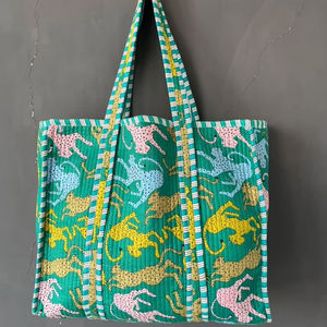 Bolso de Mano Acolchado de Algodón con Estampado de Bloques, Ecológico, Hecho a Mano, Estilo Tradicional, para Viajes y Compras - Product Image 1