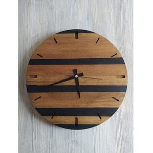 Horloge murale artisanale en résine de qualité supérieure avec cadre en bois et texture lisse, conçue pour rehausser la décoration intérieure - Product Image 1