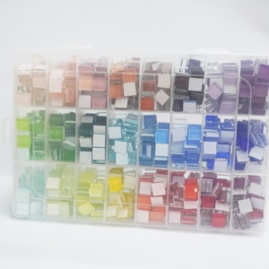 24 Colores, 1100 Piezas de Azulejos de Mosaico Mixtos para Kit de Manualidades de Mosaico DIY. Mosaicos de Cristal Cuadrados de 1 cm de Colores para Posavasos DIY. - Product Image 3