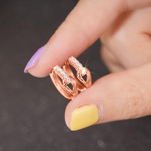 E4214 Orecchini in oro rosa con diamanti taglio brillante rotondo colore G naturali minimalisti da donna per tutti i giorni - Product Image 6