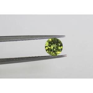 Gema de Peridoto Verde de 7 mm y 1.25 Quilates, Corte Brillante Redondo, para Joyería - Product Image 6