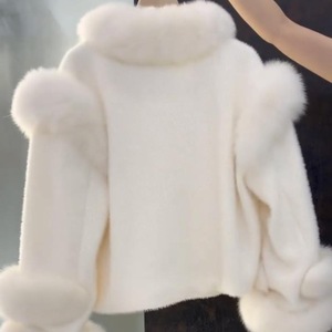 Spot petit parfum tempérament imitation fourrure de renard manteau femme - Product Image 4