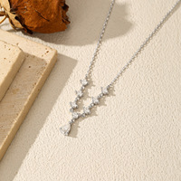 Collier pendentif en moissanite poire en argent 925 - Grappe de fleurs en V à 6 fleurs avec chaîne torsadée - Cadeau de mariage