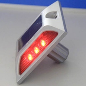 ไฟกระพริบสีแดงทรงสี่เหลี่ยม ไฟติดถนนแบบโซลาร์เซลล์ อลูมิเนียม แคทอายส์ - Product Image 2