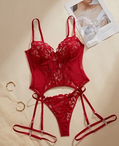Ensemble de lingerie sexy en dentelle rouge brodée 3D, soutien-gorge et <span class=keywords><strong>culotte</strong></span> en polyester/<span class=keywords><strong>nylon</strong></span> fin, vente en gros, collection 2026 à succès pour femmes - Product Image 3