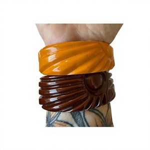 Bracelets en résine acrylique au design unique, colorés, larges, élégants, de qualité supérieure, bijoux unisexes, accessoire de mode - Product Image 2