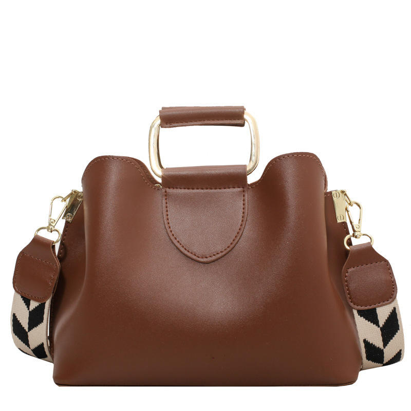 น้ำตาลอ่อน