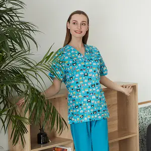 Özelleştirilmiş baskılı kadınlar tıbbi hastane fırçalayın moda hemşire hastane üniformaları üst