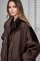 Manteau long en duvet classique haut de gamme pour femmes, style hiver 2025, col montant, coupe-vent, couleur unie, pour un usage quotidien