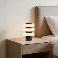 Lampe de table LED créative moderne en verre superposé, lampe de chevet décorative en marbre pour hôtel, maison, salon