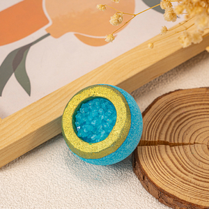 Vente en gros de produits de marque privée pour le bain en cristal scintillant doré au sel de mer Ingrédients biologiques de luxe pour le soulagement du stress Bain pour <span class=keywords><strong>bombe</strong></span> - Product Image 1