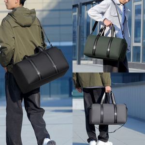 Sac de Voyage Portable Grande Capacité Personnalisé en Cuir PU Imperméable pour Hommes – Sac de Sport et de Week-end en Gros - Product Image 2