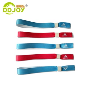 Ruban en satin de haute qualité personnalisé pour les fêtes et les festivals, <span class=keywords><strong>tissu</strong></span> à usage unique, logo de marque, impression de texte, Bracelets - Product Image 5