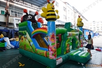 Château gonflable à thème abeille avec toboggan, design de dessin animé pour les enfants, pour les fêtes en plein air, les aires de jeux, usage commercial