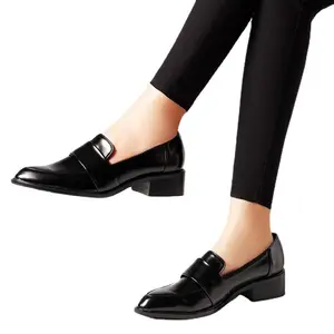 Zapatos planos clásicos de cuero sintético para mujer, mocasines femeninos de tacón bajo, de charol negro, con punta redonda resistente, en oferta