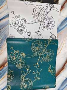 Papel Tapiz Autoadhesivo Impermeable con Diseño Floral Moderno de 45cm*10m para Dormitorio, Hotel y Sala de Estar - Product Image 1