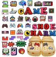 Nouvelle Arrivée Design Populaire Rétro Années 80 Vibes Gamer Breloques 2D en PVC Cool pour Chaussures Décorations en Gros pour Chaussures