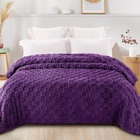 Couverture en flanelle polaire King Size, super douce et chaude, légère, à motif à carreaux, 90x104 pouces, violette
