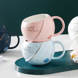 Tasse à café en céramique, forme d'astronaute, style dessin animé, avec couvercle, emballage cadeau, nouvelle collection - Product Image 4