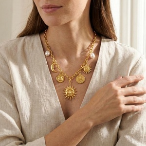 Collana con Ciondoli Multipli a Tema Celeste Sole Luna <span class=keywords><strong>Scarabeo</strong></span> in Acciaio Inossidabile Placcato Oro PVD 18K, Impermeabile, Inossidabile, Gioielli Robusti - Product Image 1