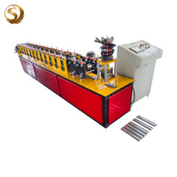 Machine de formage de rouleaux pour portes à enroulement à froid 82-121