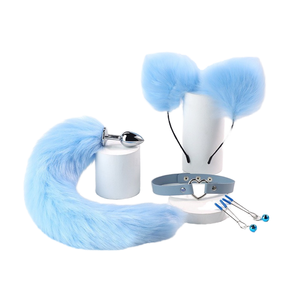 De Blue Fox's Tail latexhalsband, gedragen door vrouwen voor anale training van achteraf, wordt gebruikt als seksspeeltje - Product Image 1