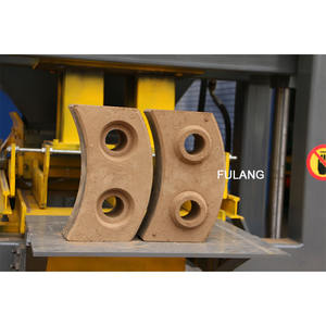 Machine à briques d'argile automatique personnalisable, machine à briques autobloquantes, équipement hydraulique automatique pour la fabrication de briques, modèle international - Product Image 5