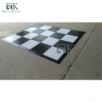 Plancher de danse portable en PVC avec plateforme à damier noir et blanc pour les événements ou la maison
