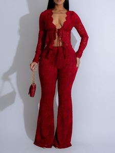 Completo <span class=keywords><strong>Sexy</strong></span> da Donna in Pizzo a Due Pezzi: Top Corto Trasparente a Maniche Lunghe e Pantaloni a Zampa, Set Coordinato Trasparente - Product Image 2