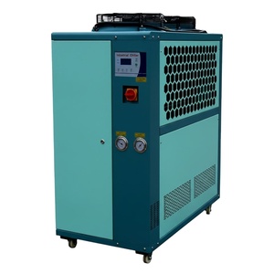 Refroidisseur d'eau industriel durable 50-2500KW, système de réfrigération automatique pour équipement de traitement du plastique, garantie 1 an - Product Image 1