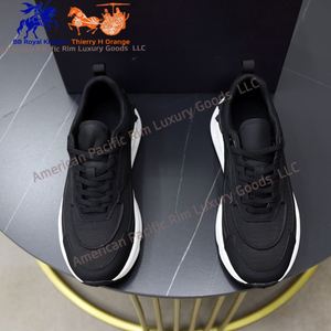 รองเท้าผ้าใบสไตล์บาสเก็ตบอลรุ่นใหม่สำหรับฤดูใบไม้ผลิและฤดูใบไม้ร่วง เหมาะสำหรับผู้ชายและผู้หญิง ดีไซน์เท่ห์ ระบายอากาศได้ดี สวมใส่สบาย ดีไซน์ทันสมัยสำหรับคู่รัก - Product Image 3